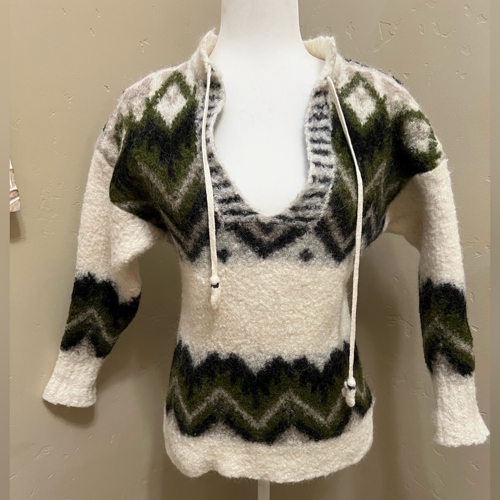 Beautiful Maria Cher Sweater-88% Alpaca/11% Polyamide, Size Small